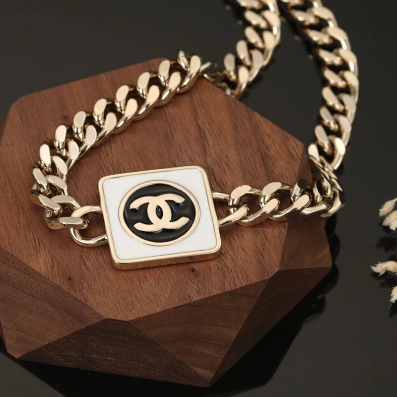Elegant Chxnxl Necklaces 289515
