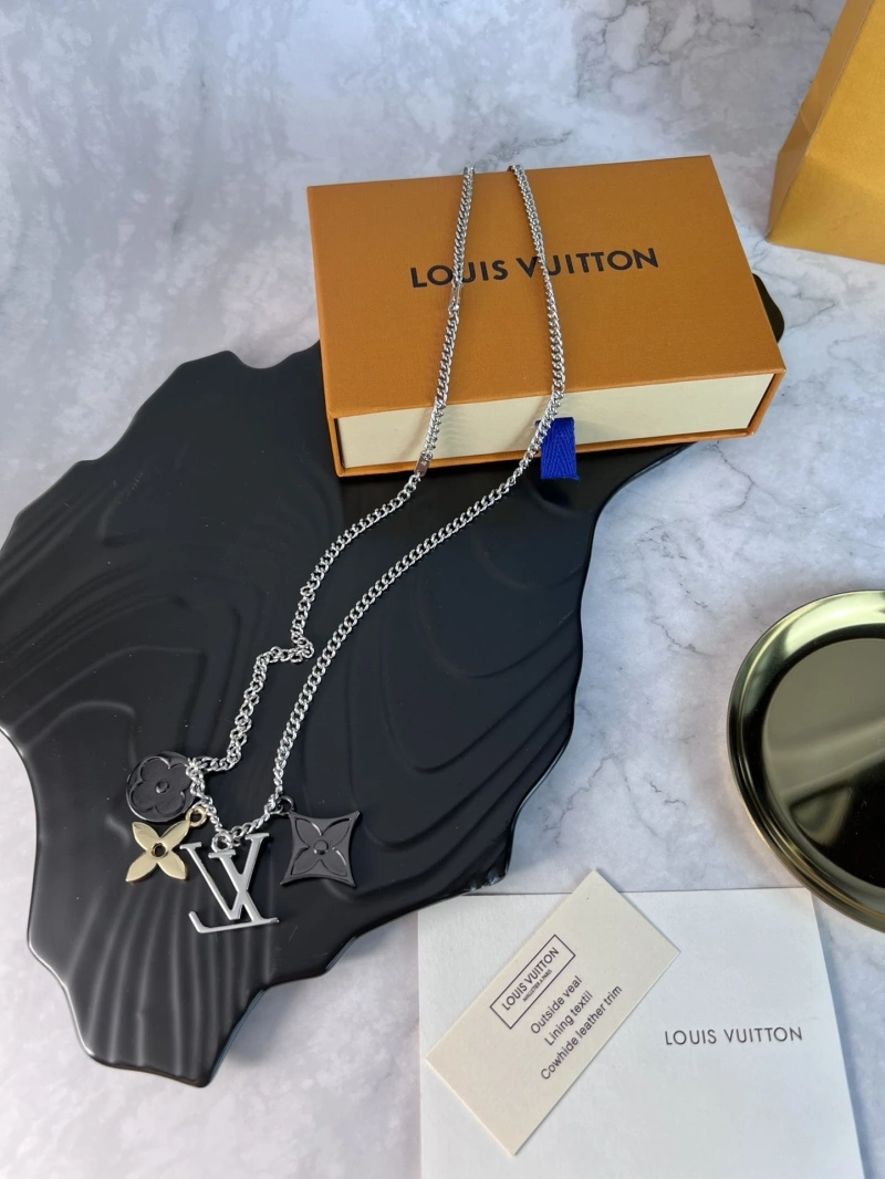 Affordable LX Necklaces 309710