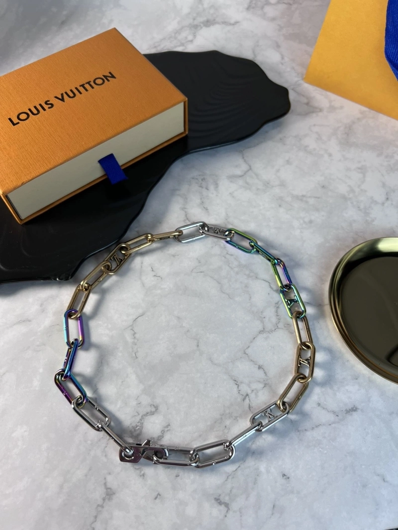 Trendsetting LX Necklaces 309709