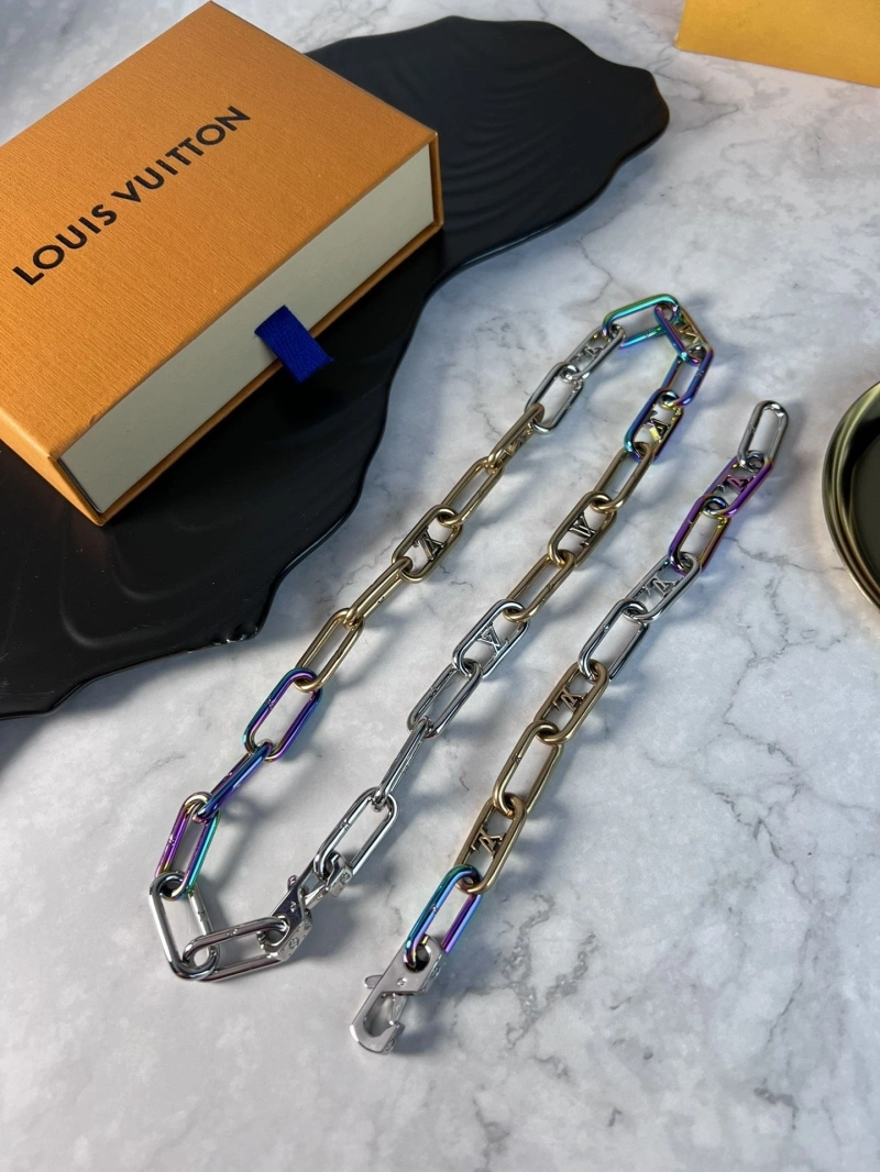 Trendsetting LX Necklaces 309709