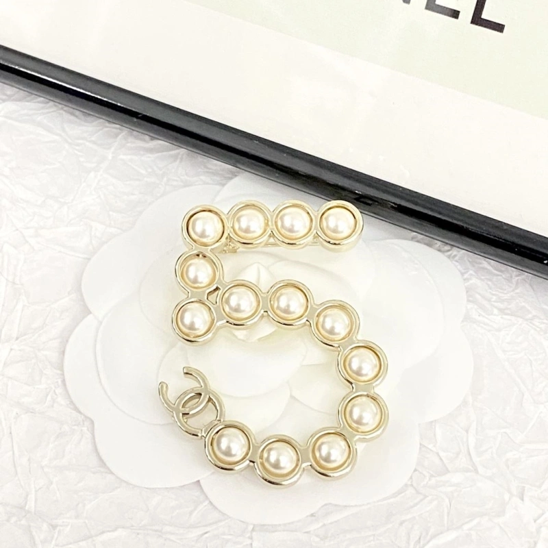 HighQuality Chxnxl Brooches 290509