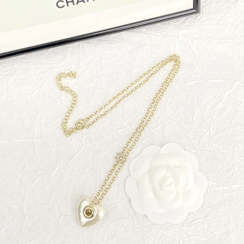 Resilient Chxnxl Necklaces 289514