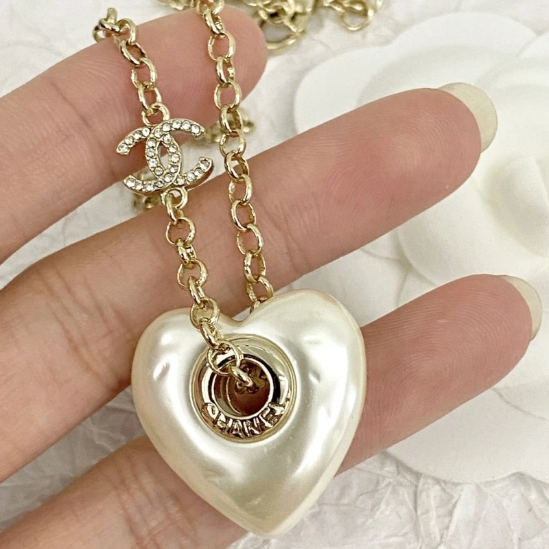 Resilient Chxnxl Necklaces 289514