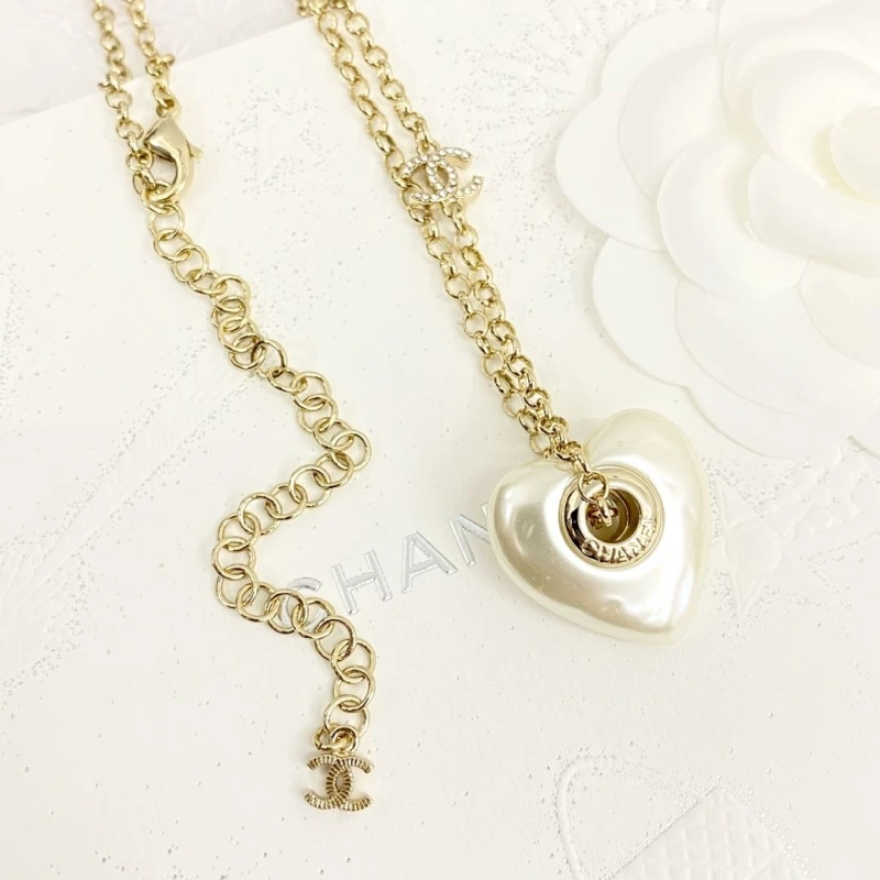 Resilient Chxnxl Necklaces 289514