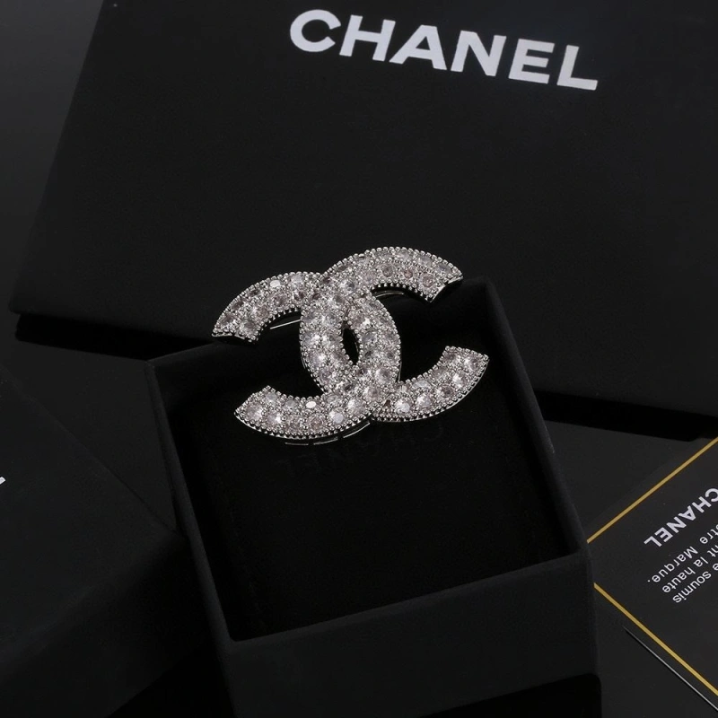 HighQuality Chxnxl Brooches 290500