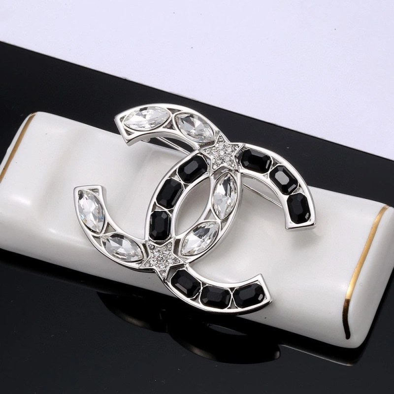 Bright Chxnxl Brooches 290498
