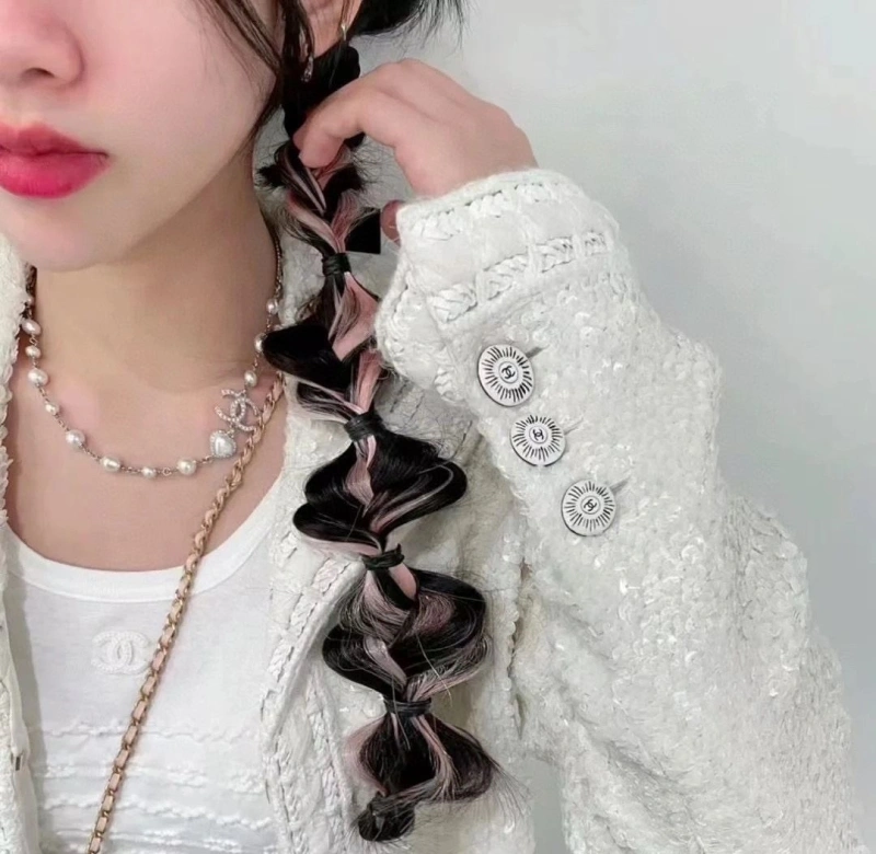Fashionable Chxnxl Necklaces 289513