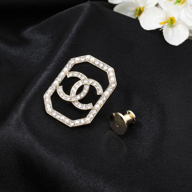 Compact Chxnxl Brooches 290502