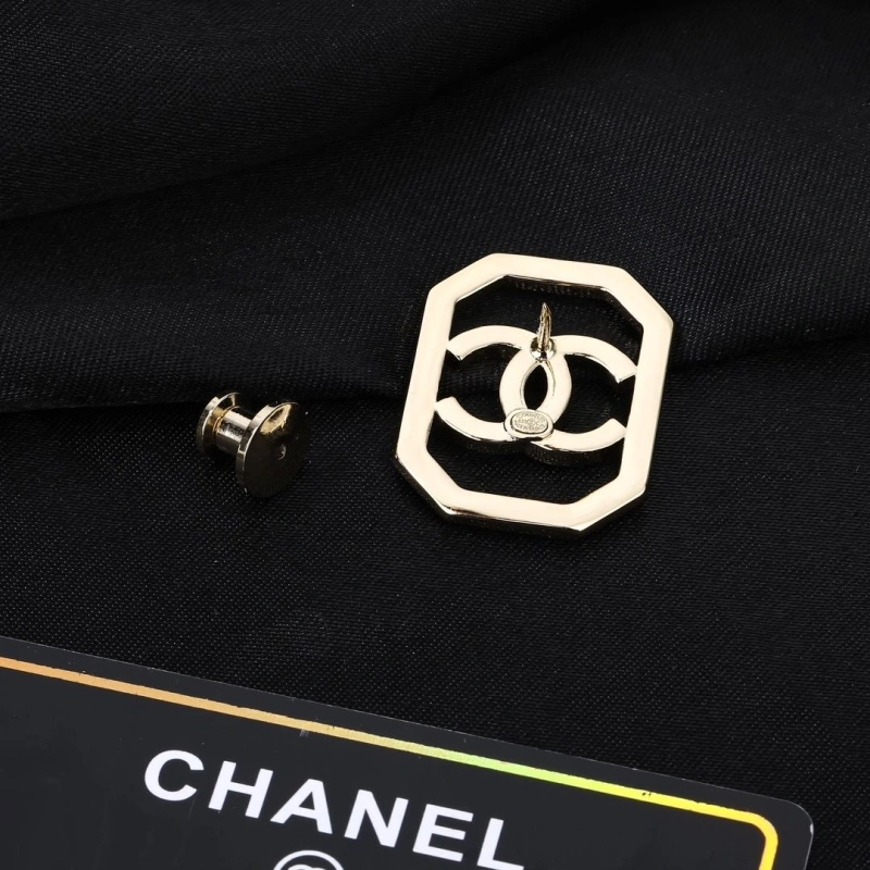 Compact Chxnxl Brooches 290502