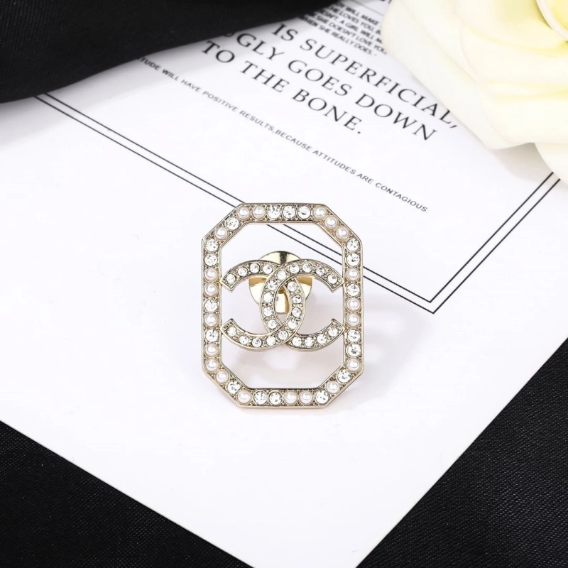 Compact Chxnxl Brooches 290502