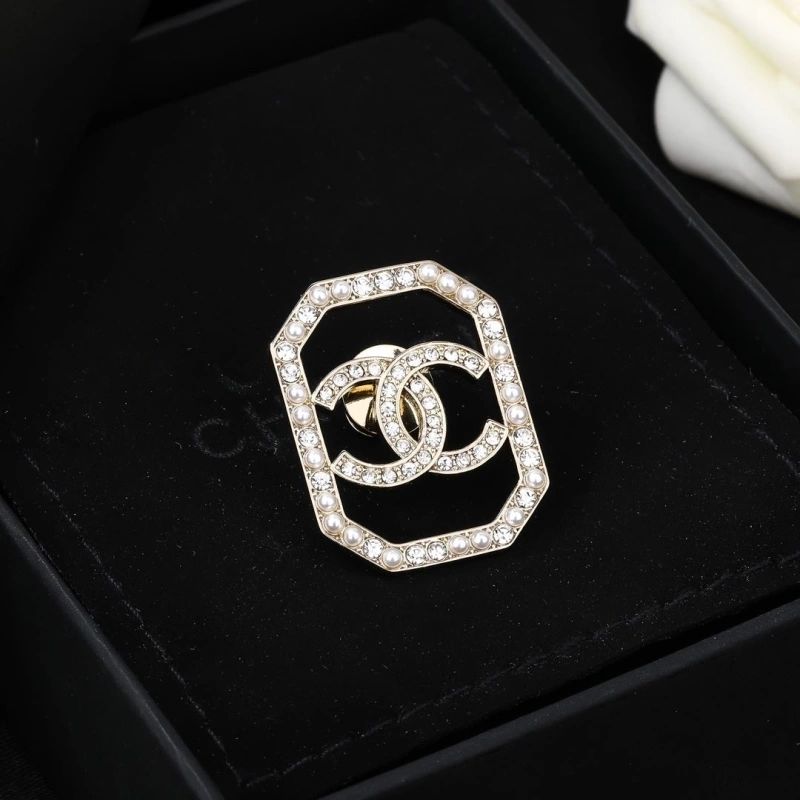 Compact Chxnxl Brooches 290502