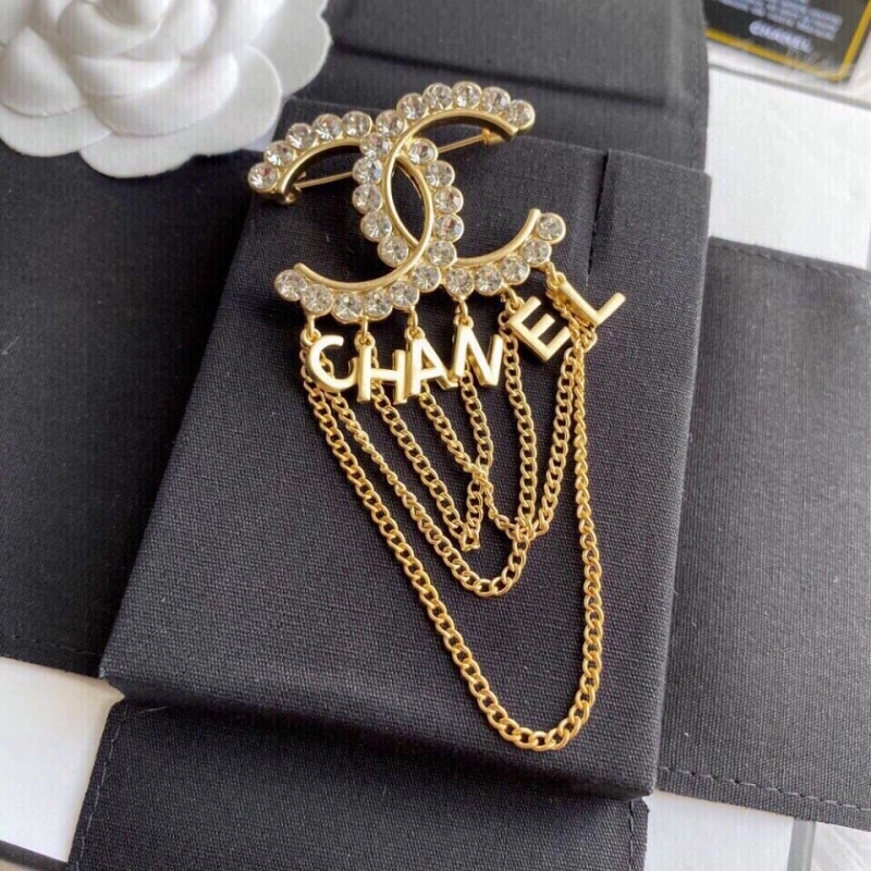 Bold Chxnxl Brooches 290508