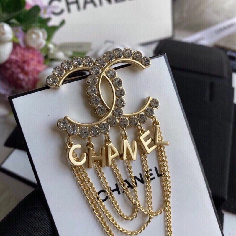 Bold Chxnxl Brooches 290508