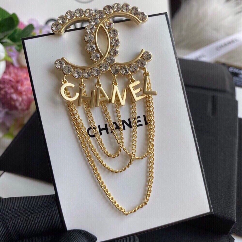 Bold Chxnxl Brooches 290508
