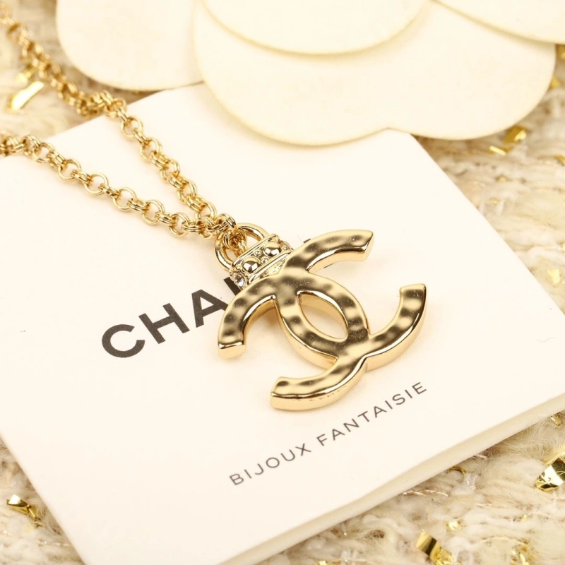 EyeCatching Chxnxl Necklaces 289510
