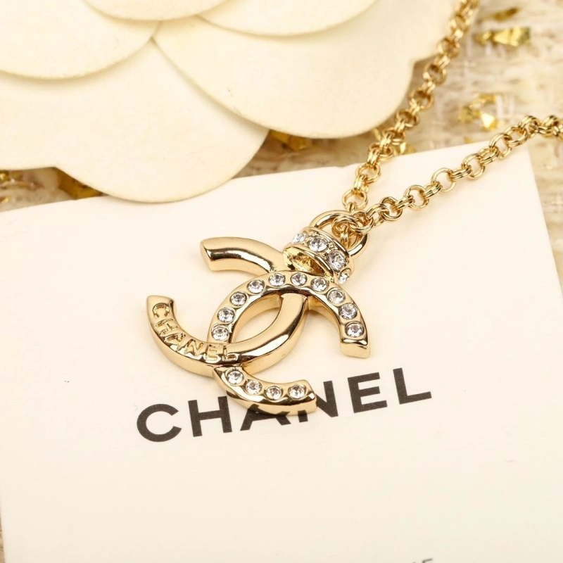EyeCatching Chxnxl Necklaces 289510