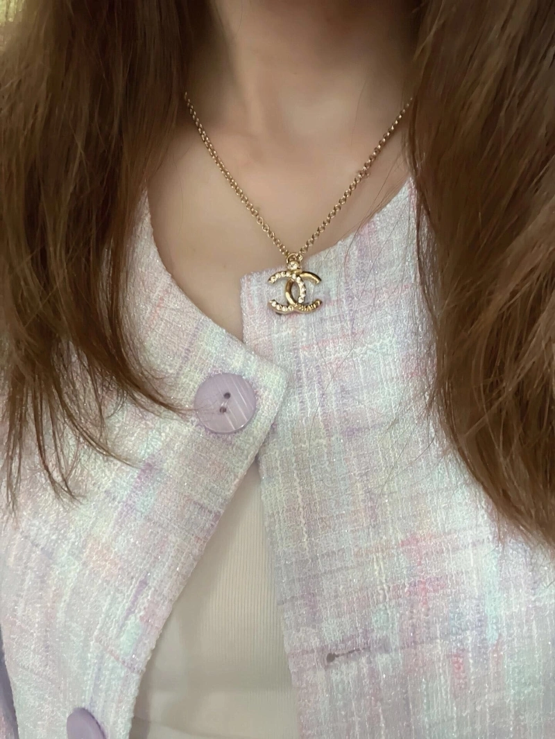 EyeCatching Chxnxl Necklaces 289510