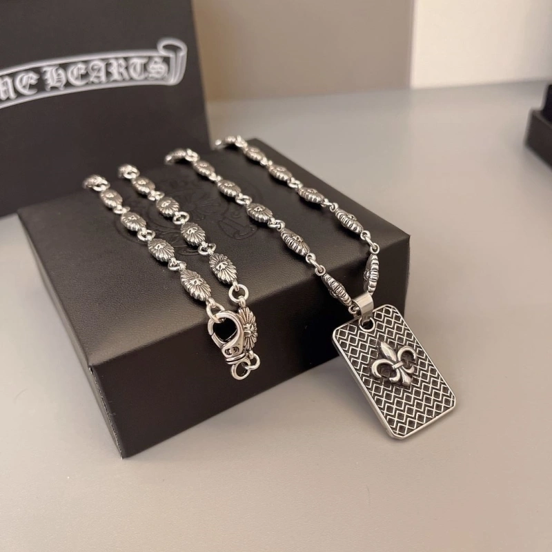 Chrxmx Hxxrts Necklaces Stylish 298393