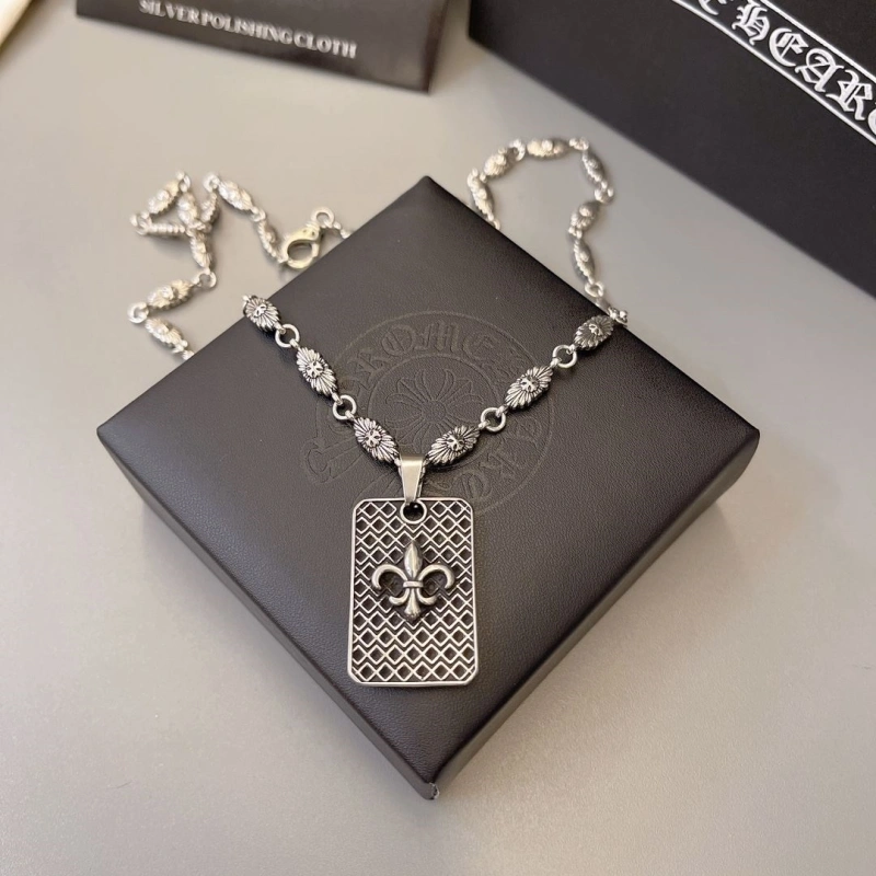 Chrxmx Hxxrts Necklaces Stylish 298393