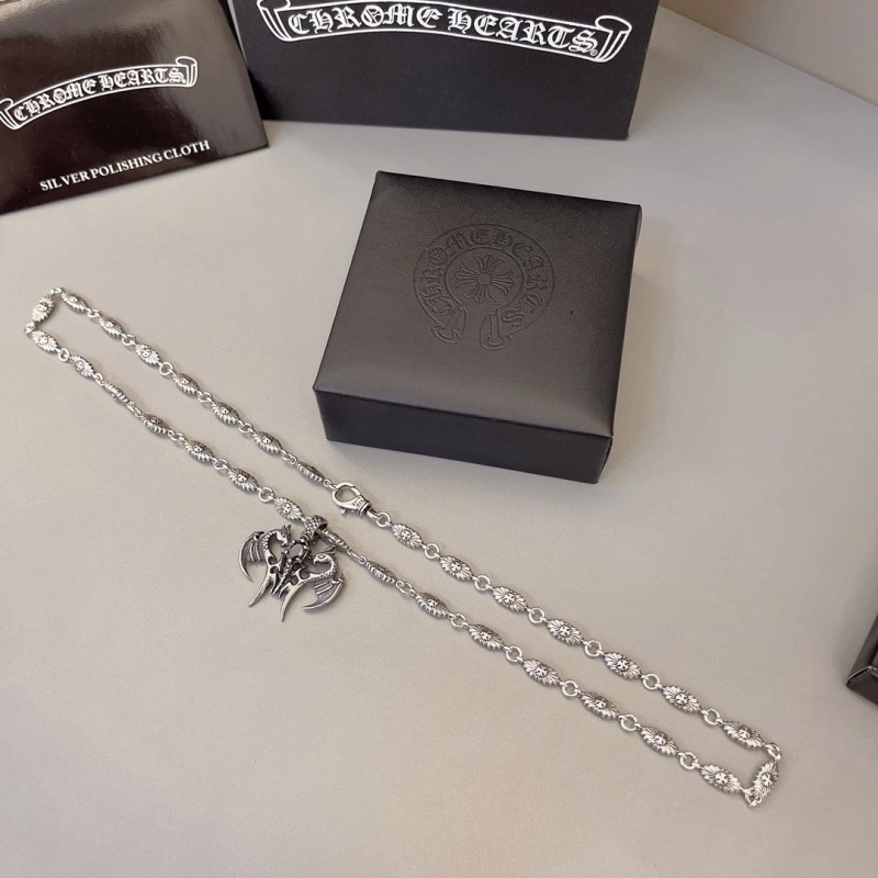 Vibrant Chrxmx Hxxrts Necklaces 298394