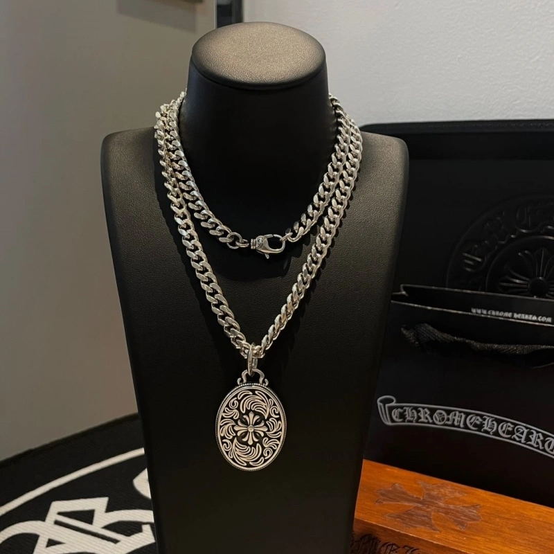 UrbanStyle Chrxmx Hxxrts Necklaces 298386