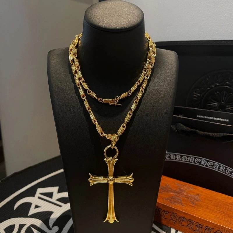 EyeCatching Chrxmx Hxxrts Necklaces 298385