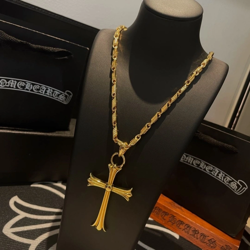 EyeCatching Chrxmx Hxxrts Necklaces 298385