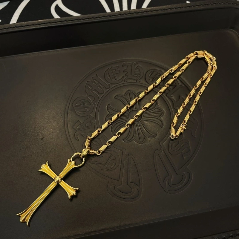 EyeCatching Chrxmx Hxxrts Necklaces 298385