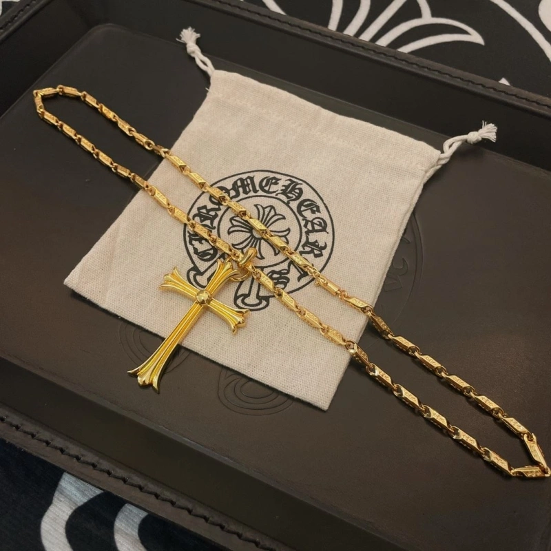 EyeCatching Chrxmx Hxxrts Necklaces 298385