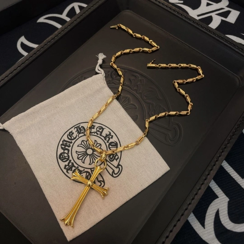 EyeCatching Chrxmx Hxxrts Necklaces 298385