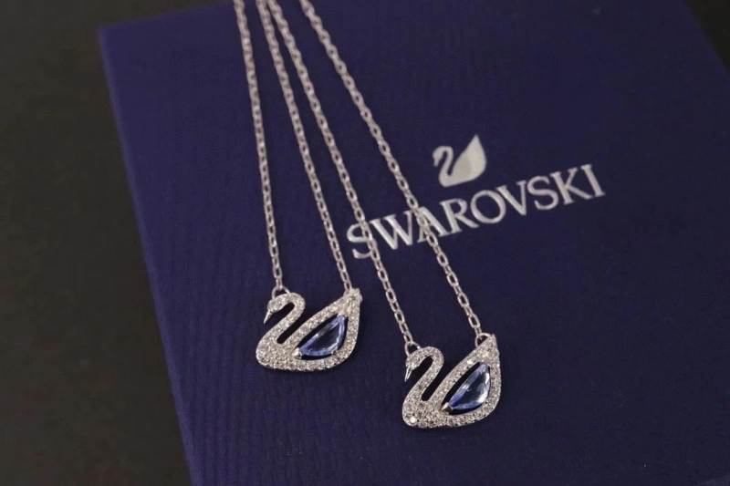 Swxrxvski Necklaces Cozy 315026