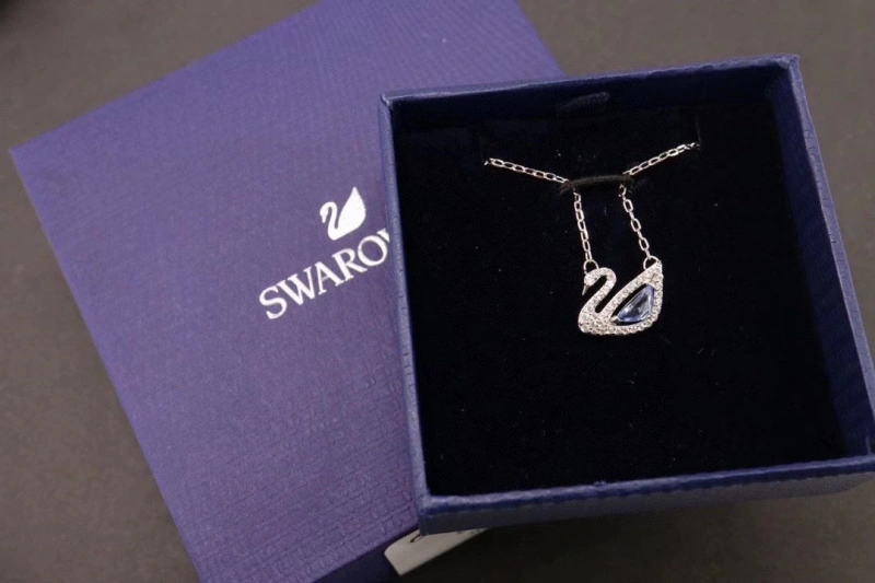 Swxrxvski Necklaces Cozy 315026
