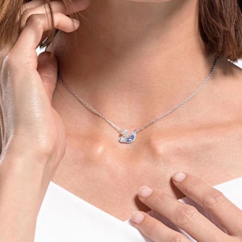 Swxrxvski Necklaces Cozy 315026
