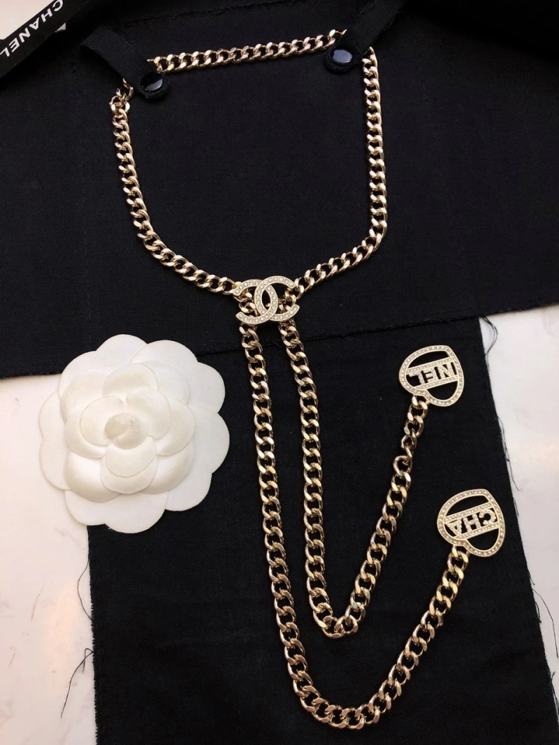 Fashionable Chxnxl Necklaces 289509