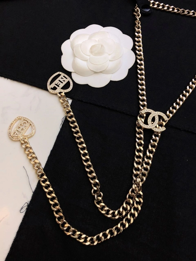 Fashionable Chxnxl Necklaces 289509