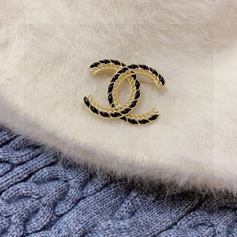 Chxnxl Brooches Sleek 290503