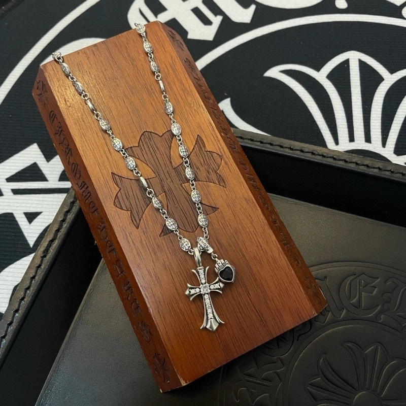 Lightweight Chrxmx Hxxrts Necklaces 298375