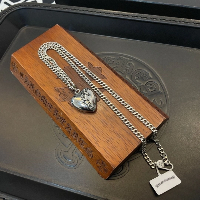 Compact Chrxmx Hxxrts Necklaces 298372