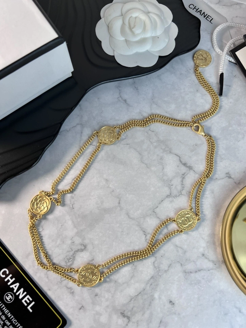 Fashionable Chxnxl Necklaces 289501