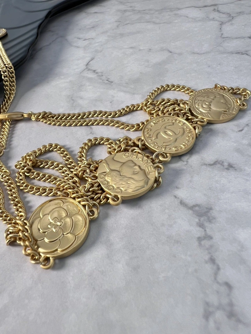 Fashionable Chxnxl Necklaces 289501