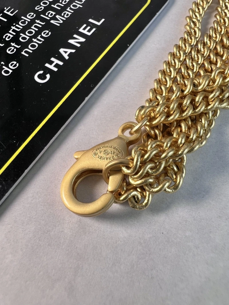 Fashionable Chxnxl Necklaces 289501