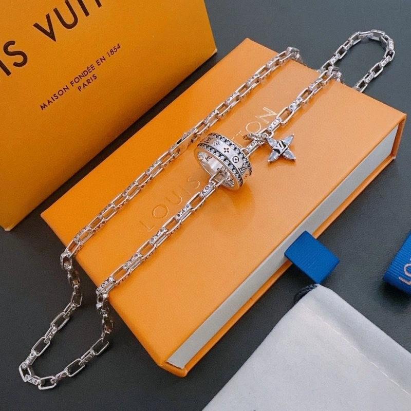 Sleek LX Necklaces 309663