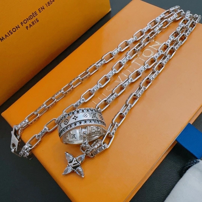 Sleek LX Necklaces 309663