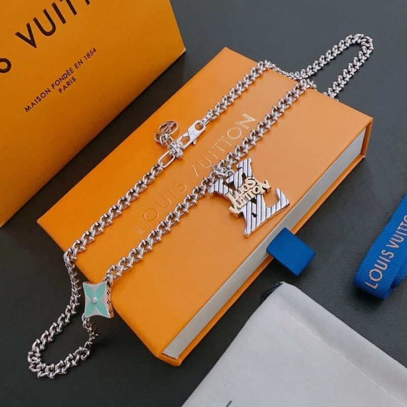 LX Necklaces Functional 309658