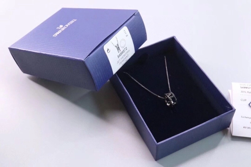 Minimalist Swxrxvski Necklaces 315023