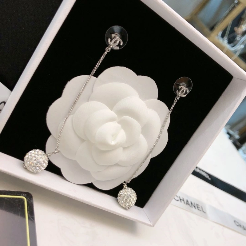 Efficient Chxnxl Earrings 289839