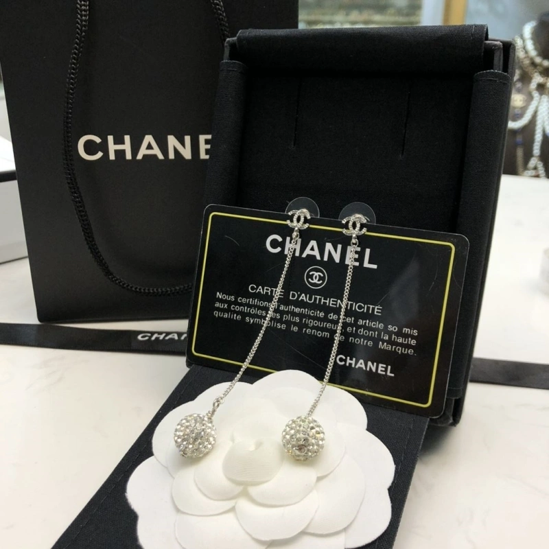Efficient Chxnxl Earrings 289839