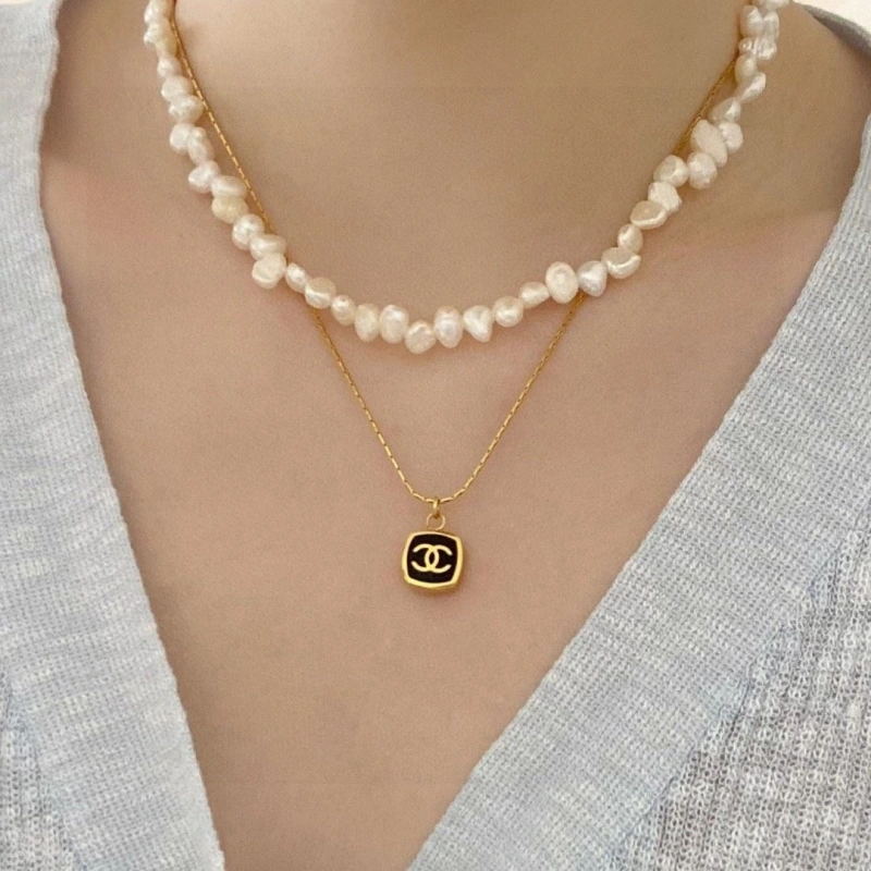 Minimalist Chxnxl Necklaces 289498