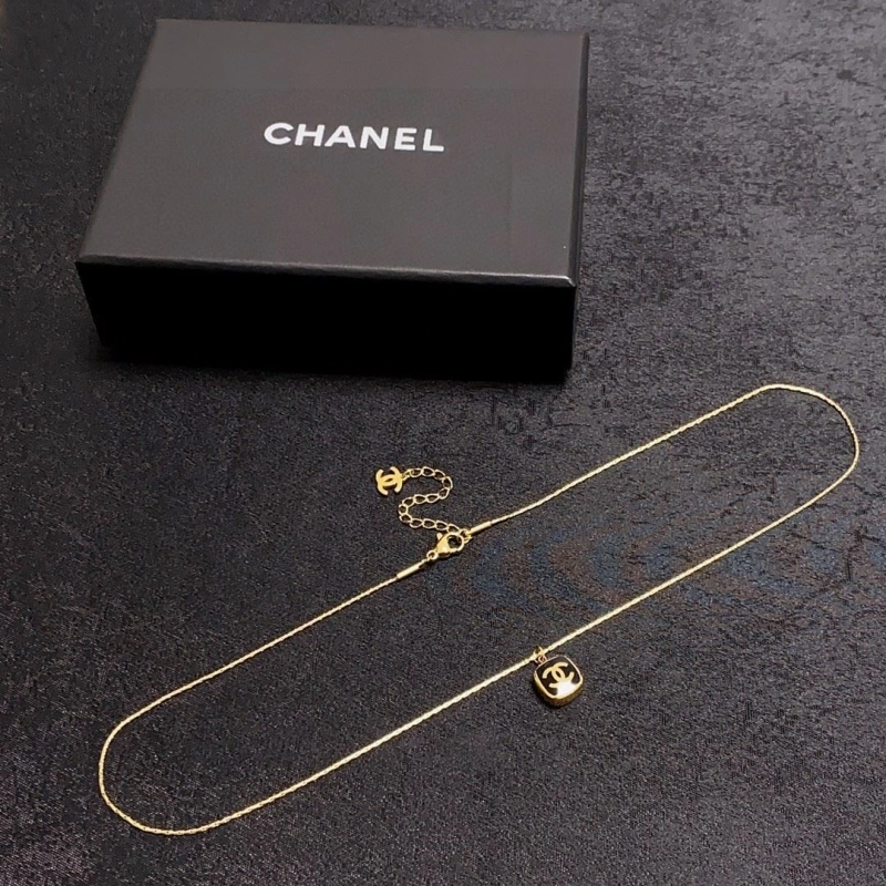 Minimalist Chxnxl Necklaces 289498