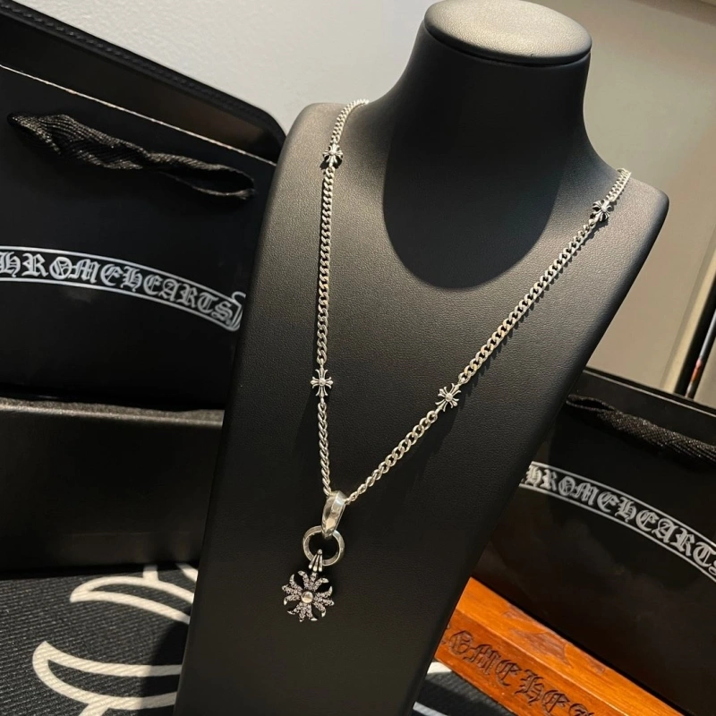UrbanStyle Chrxmx Hxxrts Necklaces 298367